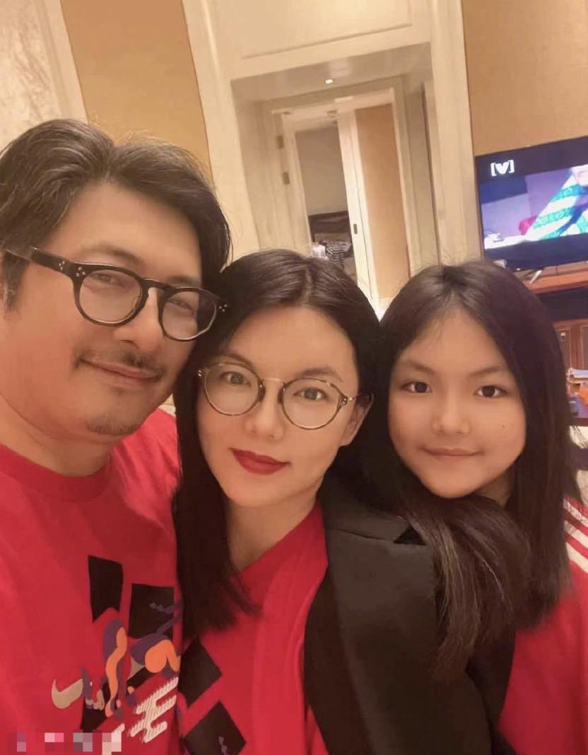 結(jié)婚紀(jì)念日送玫瑰花_送紀(jì)念玫瑰老婆結(jié)婚花束怎么寫_結(jié)婚紀(jì)念日送老婆多少朵玫瑰花